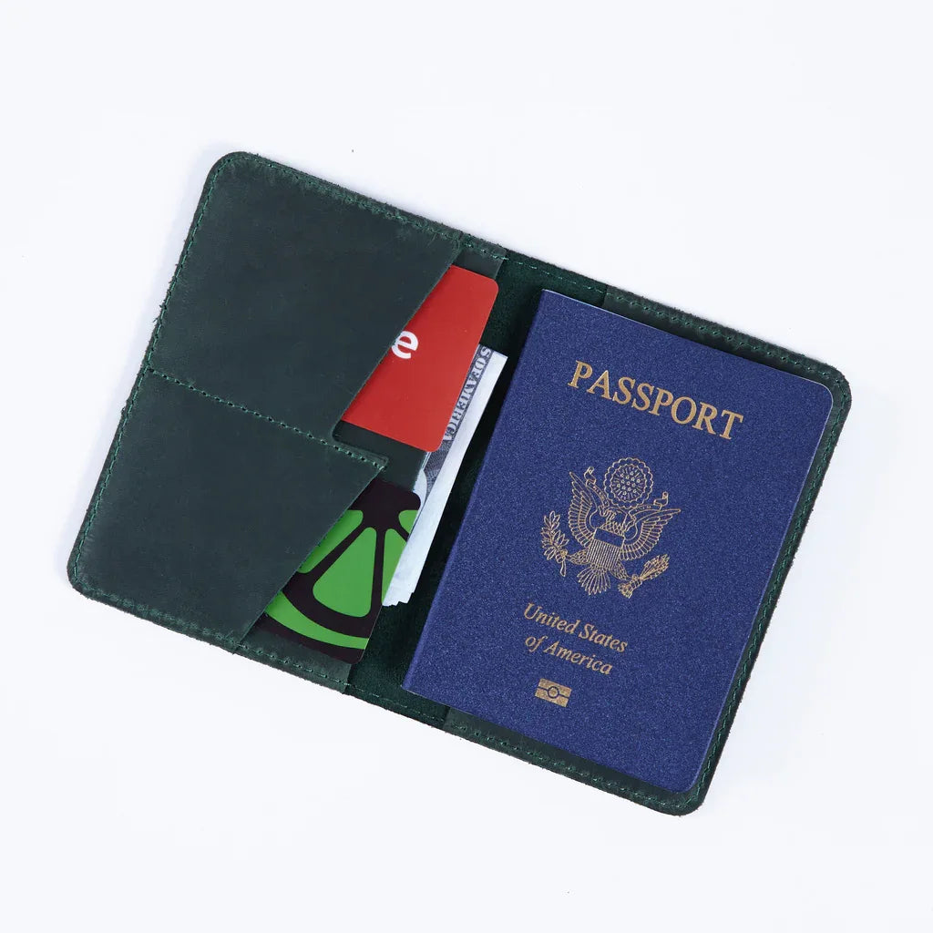Passport Cover with the Great Seal of the United States Made from Vintage Leather - INCARNE® Global