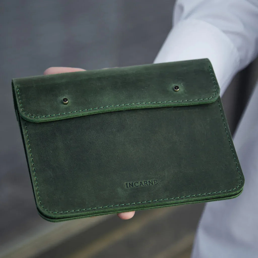 Keep Charger, Cable, and Mouse Organizer in vintage leather - INCARNE® Global