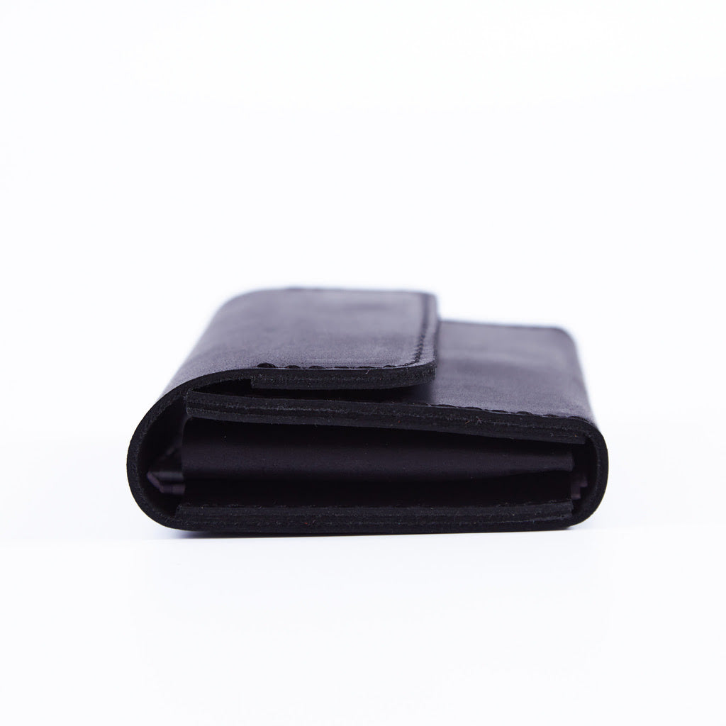 Lean Compact RFID-blocking wallet made of vintage leather