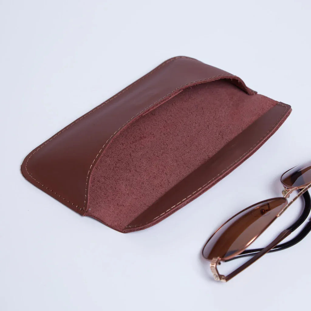Ellet classic leather eyeglass case - INCARNE® Global