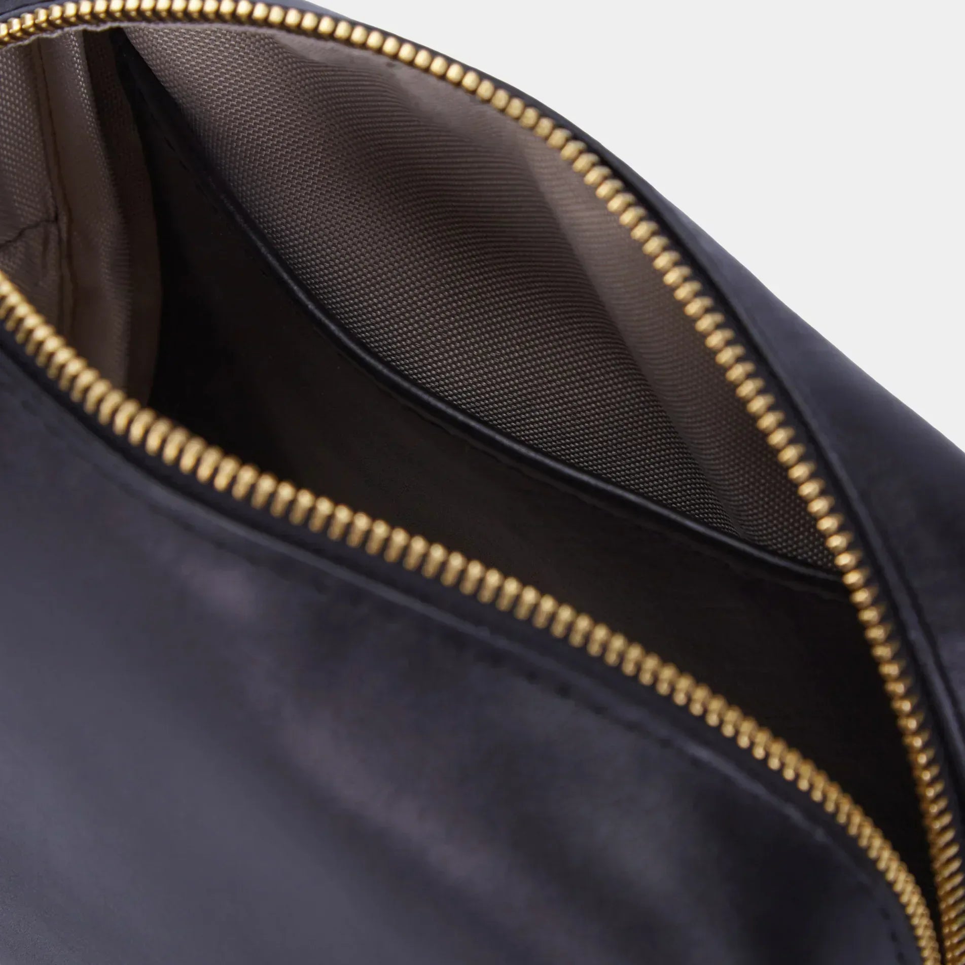 Mirage Large Cosmetic Bag, black - INCARNE® Global