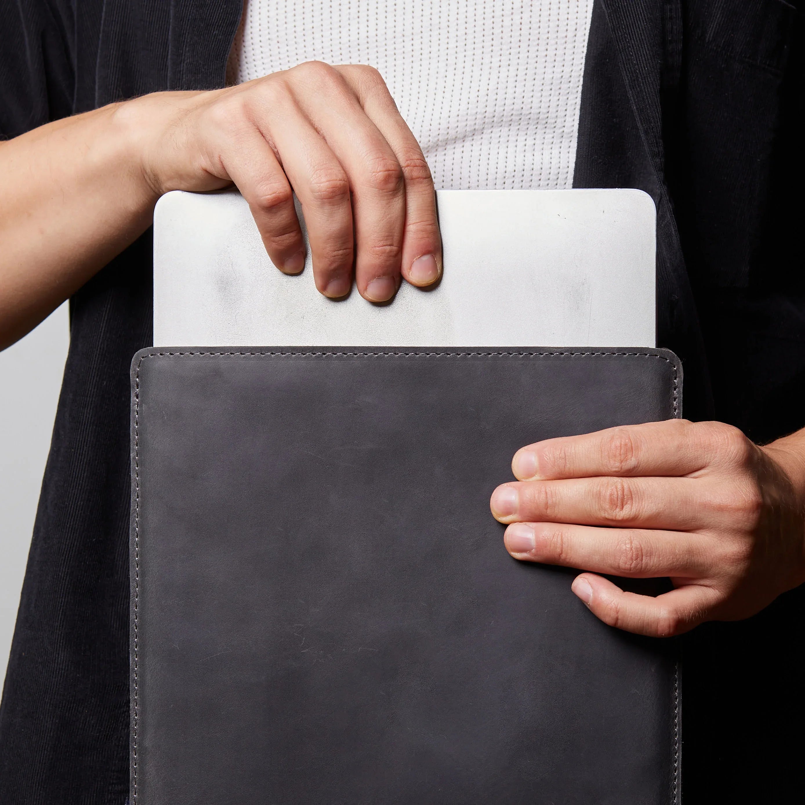 Free Port Plus Laptop Sleeve, Gray (vintage) - INCARNE® Global