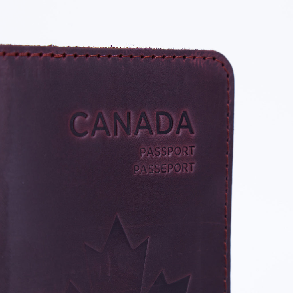 Étui pour passeport avec le symbole national du Canada fabriqué à partir de cuir vintage