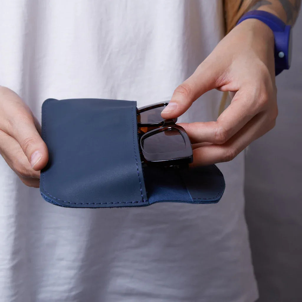 Ellet classic leather eyeglass case - INCARNE® Global