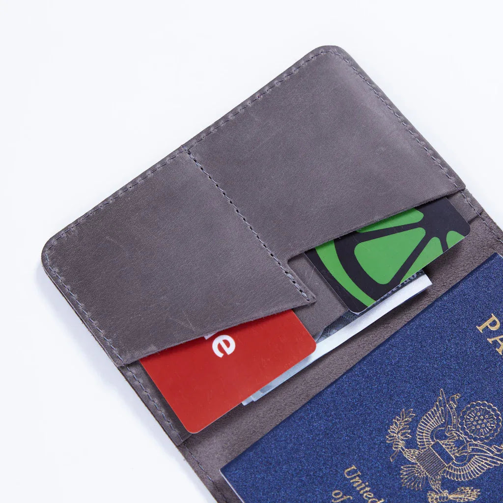 Passport Cover with the Great Seal of the United States Made from Vintage Leather - INCARNE® Global