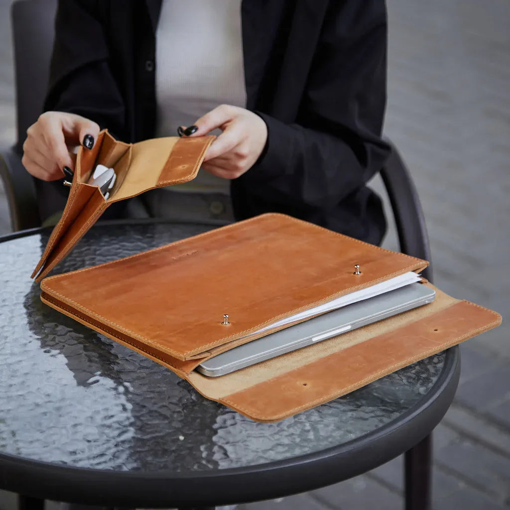 Gift set: Neat laptop case + Keep cable organizer - INCARNE® Global