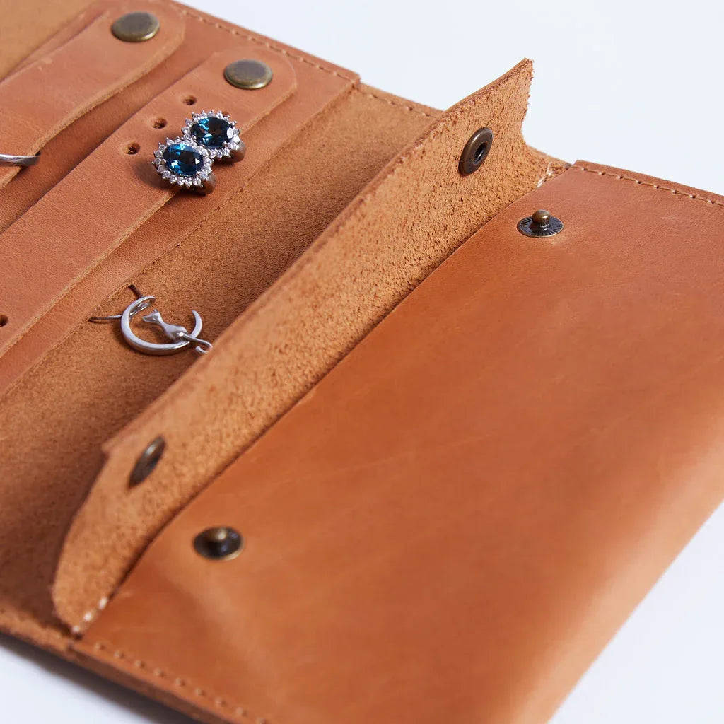 Beauty Weekend vintage leather jewelry organizer - INCARNE® Global