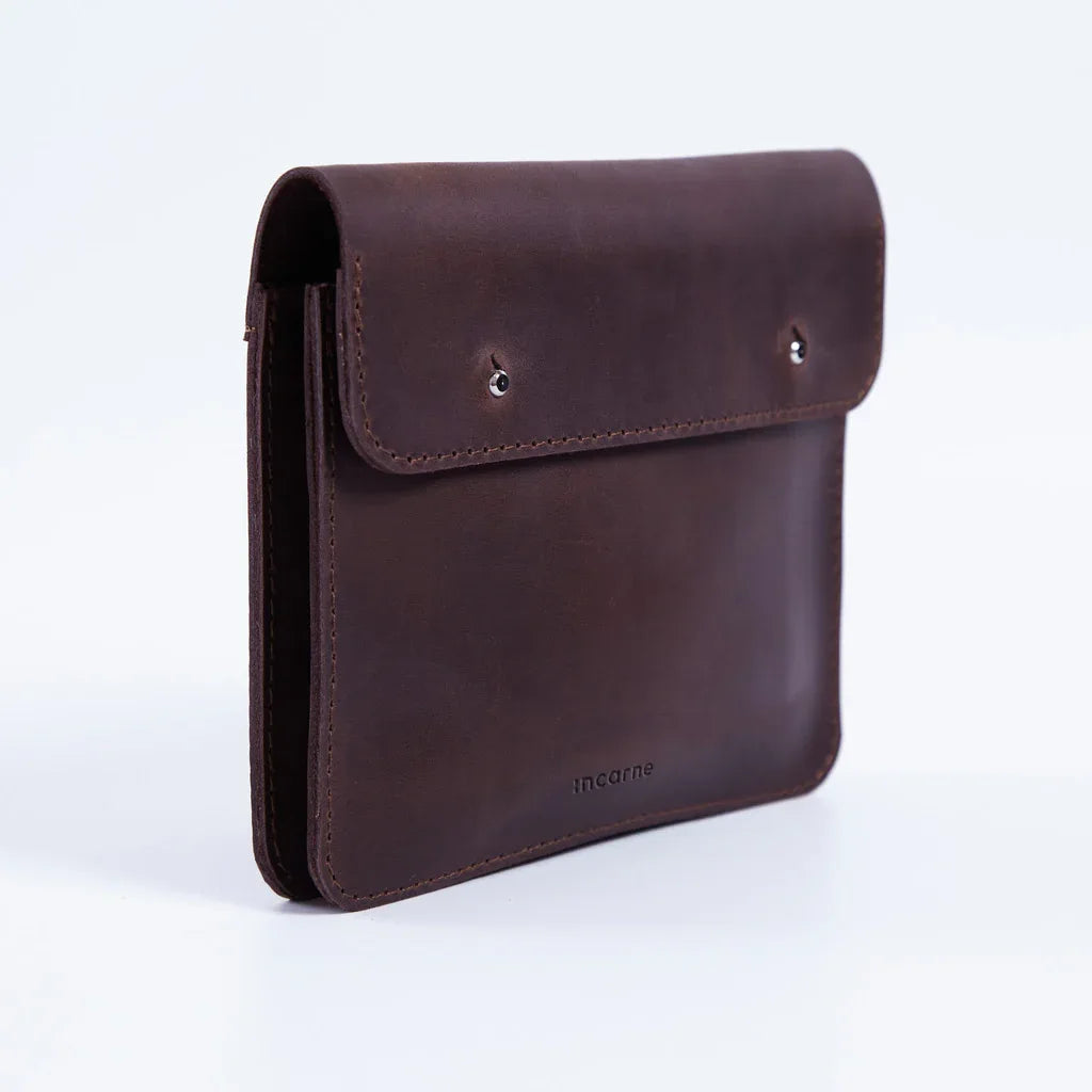 Keep Charger, Cable, and Mouse Organizer in vintage leather - INCARNE® Global