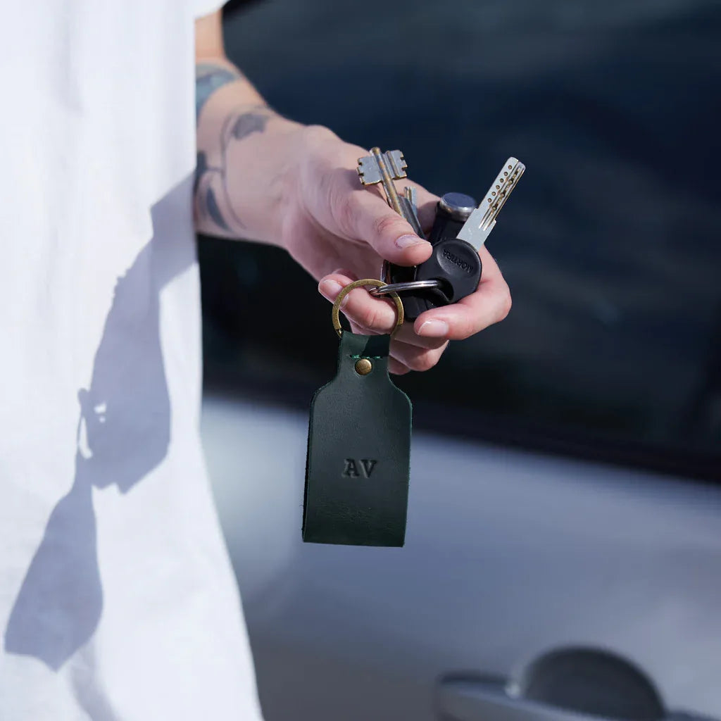 Corporate gifts: leather Key keychain - INCARNE® Ukraine