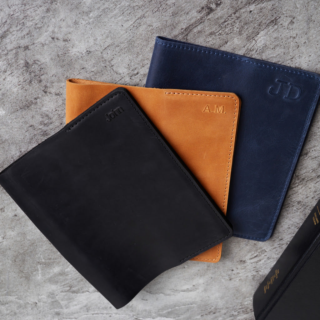 Funda de cuero de la Santa Biblia