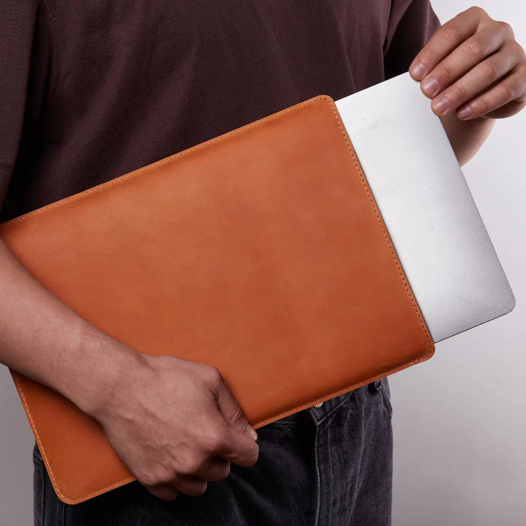 Free Port Plus Laptop Sleeve, Cognac (vintage) - INCARNE® Global