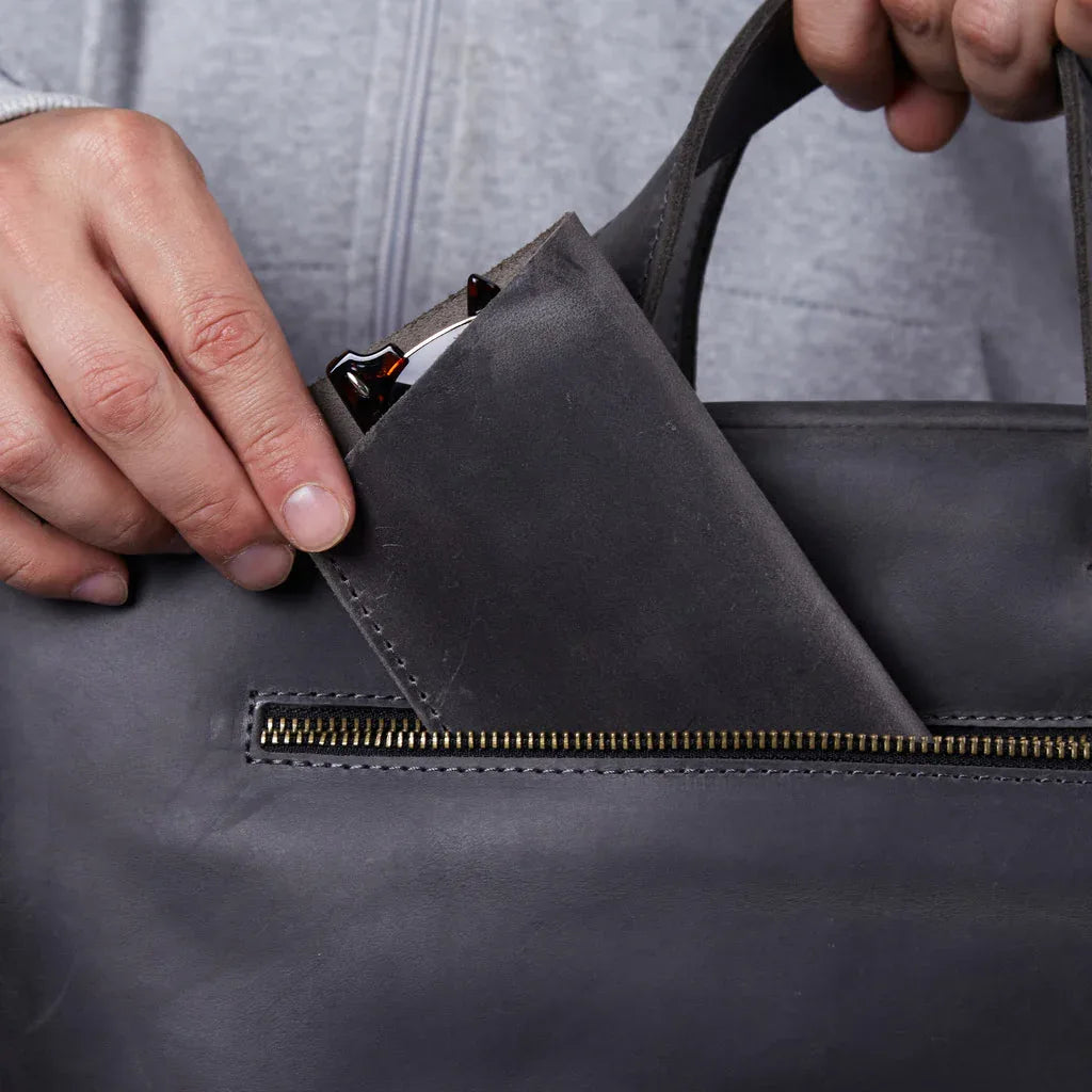 Catch Leather Eyeglass Case - INCARNE® Global