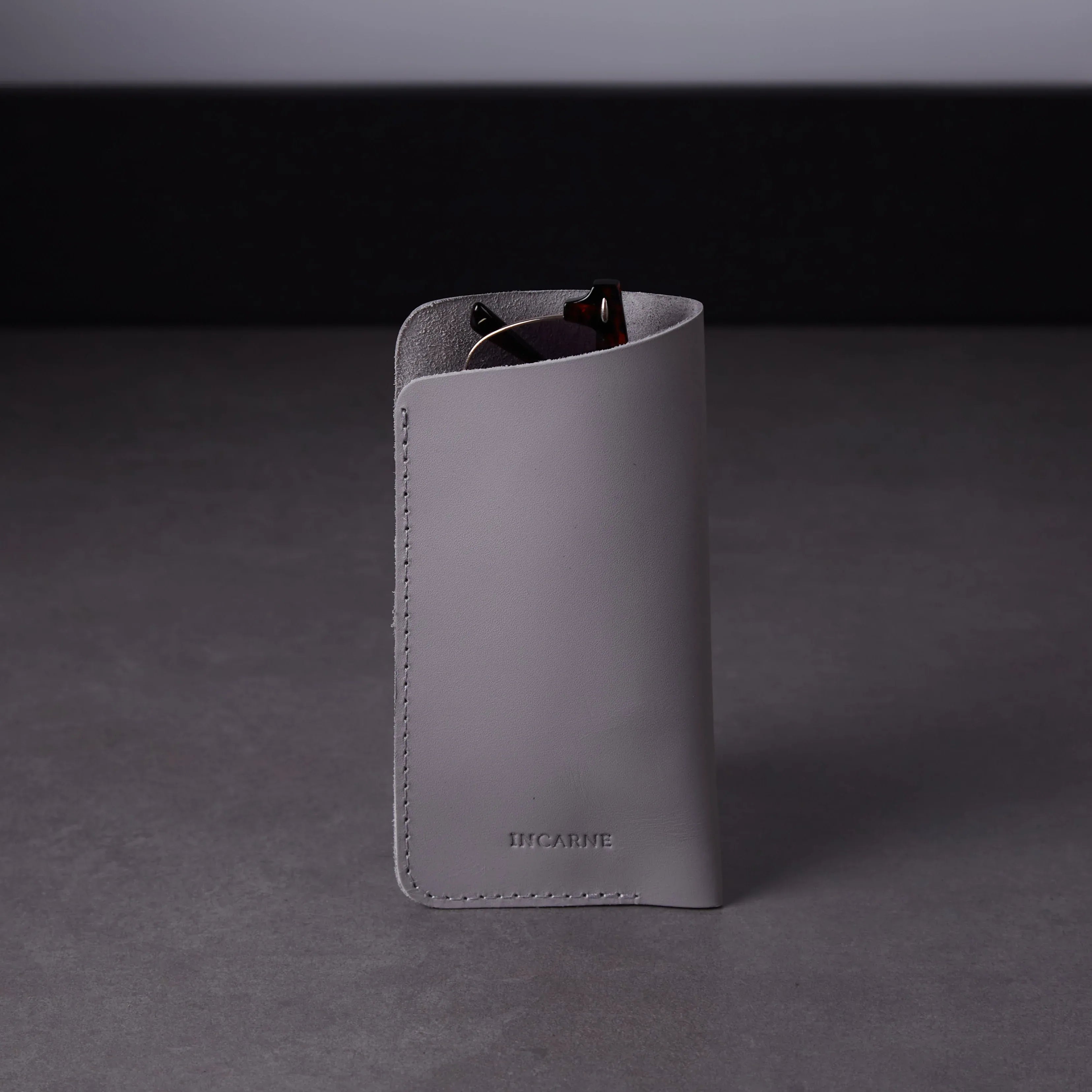 Catch Leather Eyeglass Case - INCARNE® Global