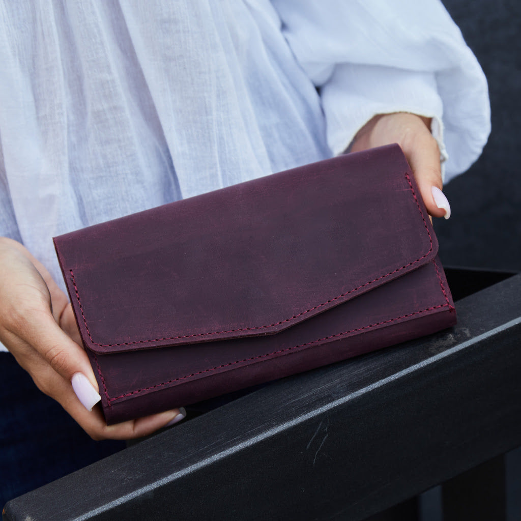 Simple Capacious Leather Wallet