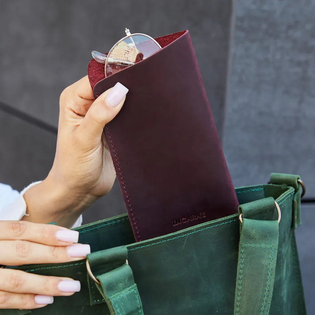 Catch Leather Eyeglass Case - INCARNE® Global