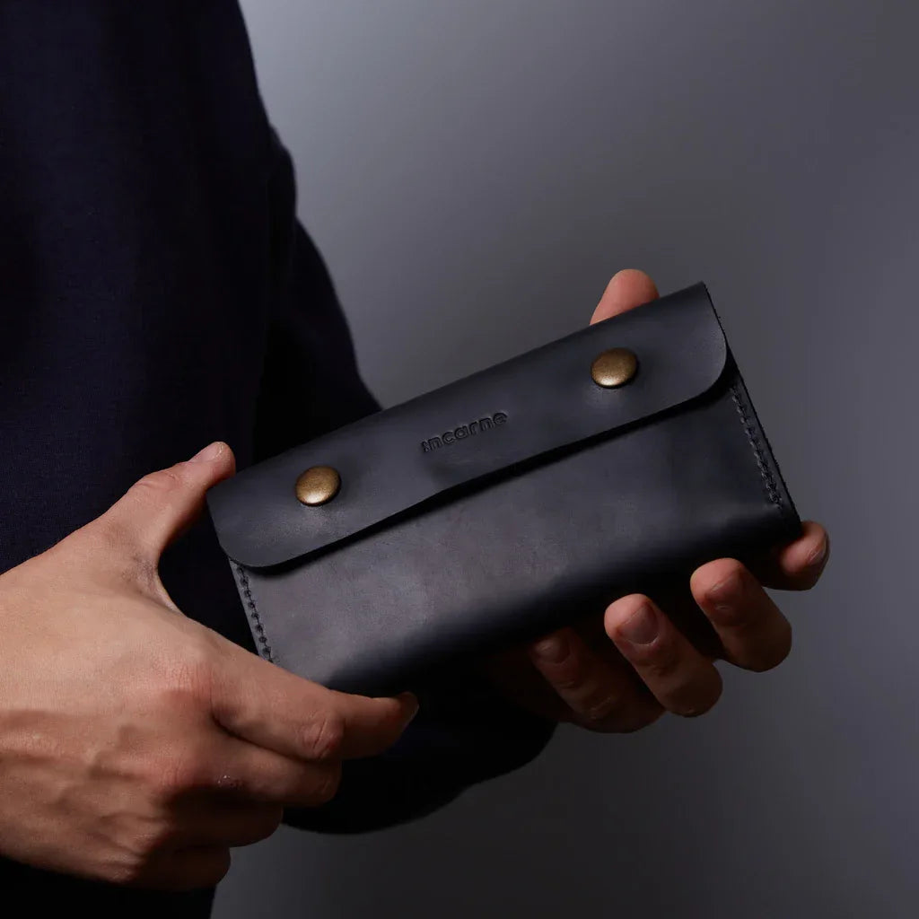 Tobacco organizer Roll Master made from vintage leather - INCARNE® Global