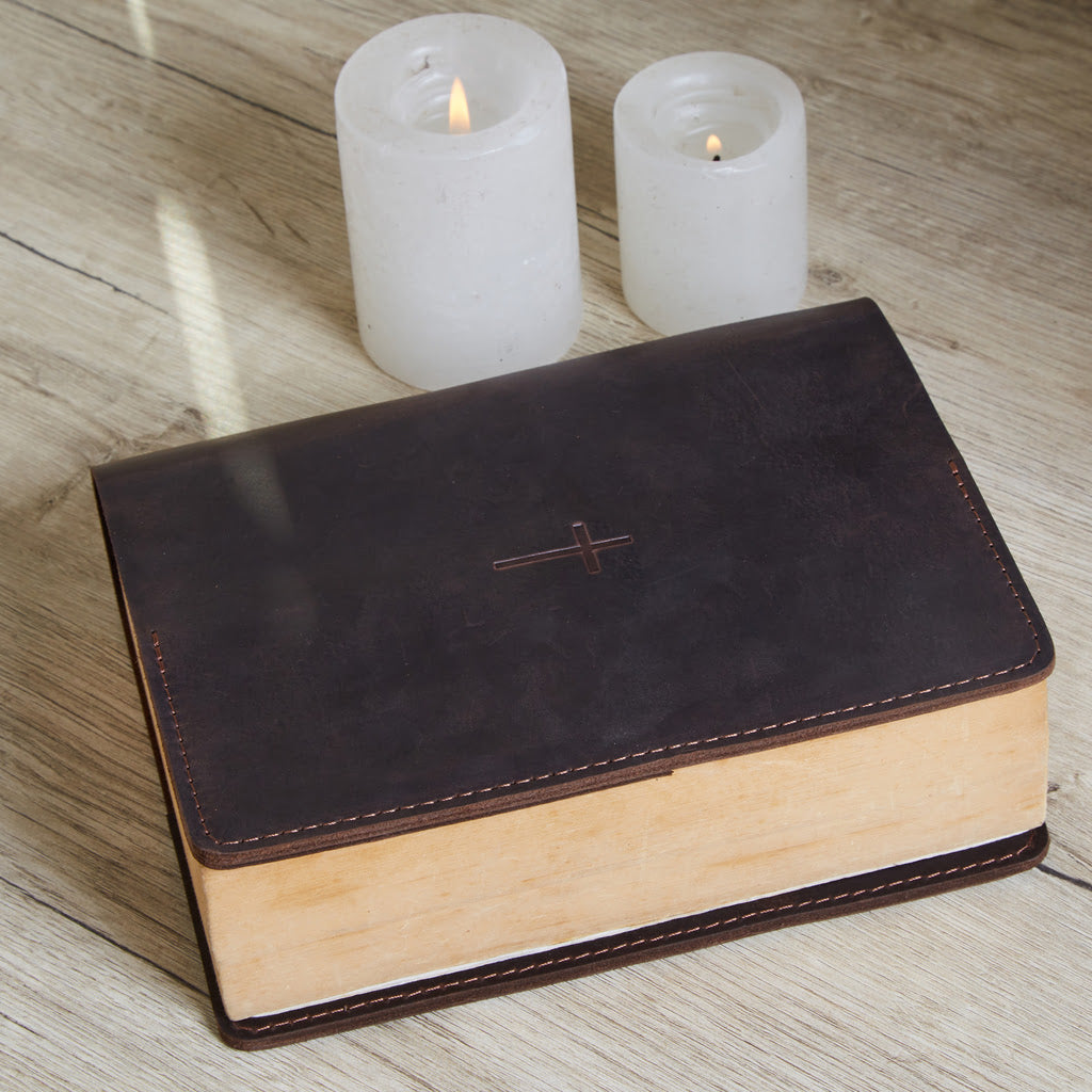 Funda de cuero de la Santa Biblia