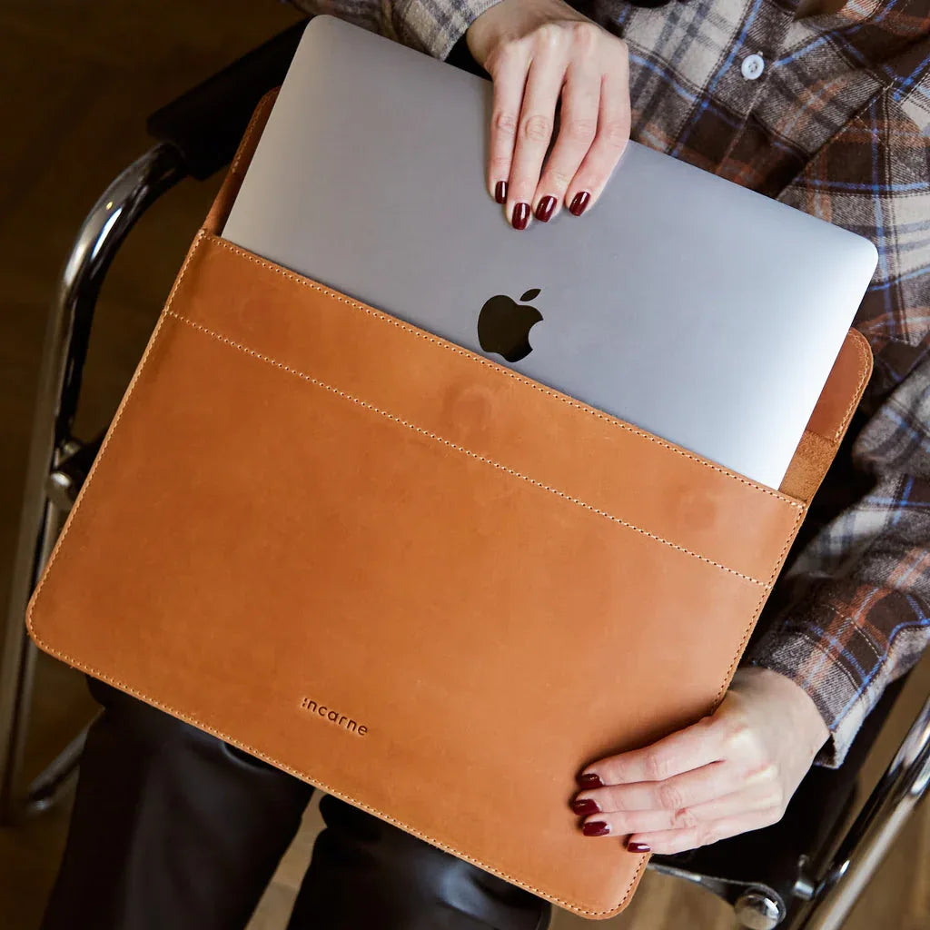 Klouz Laptop Sleeve, Cognac (vintage) - INCARNE® Global