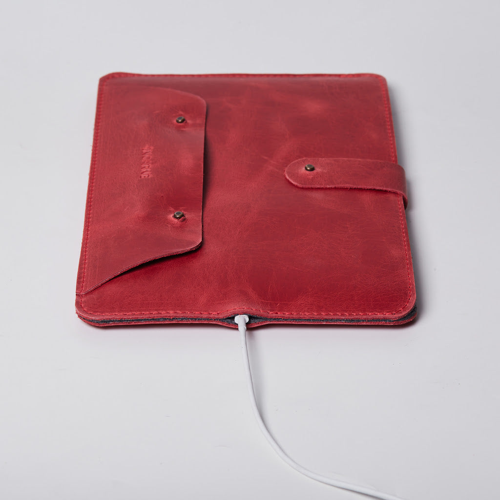 Leather Remarkable 2 Sleeve with Pencil Holder — Oakland