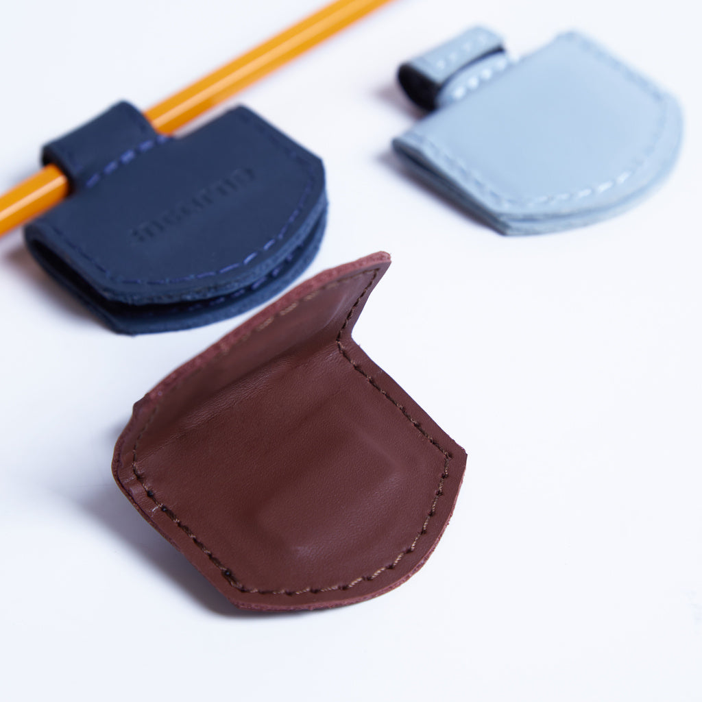 Semne de carte magnetice din piele clasică (set de 3)