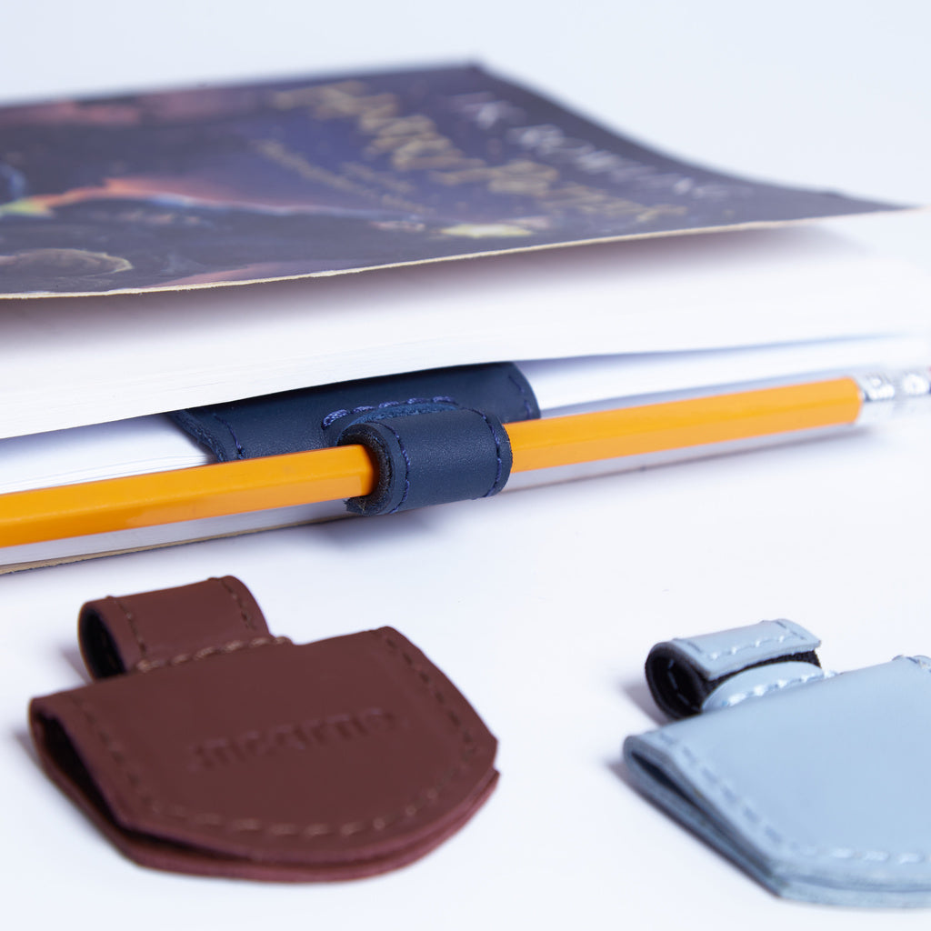 Semne de carte magnetice din piele clasică (set de 3)