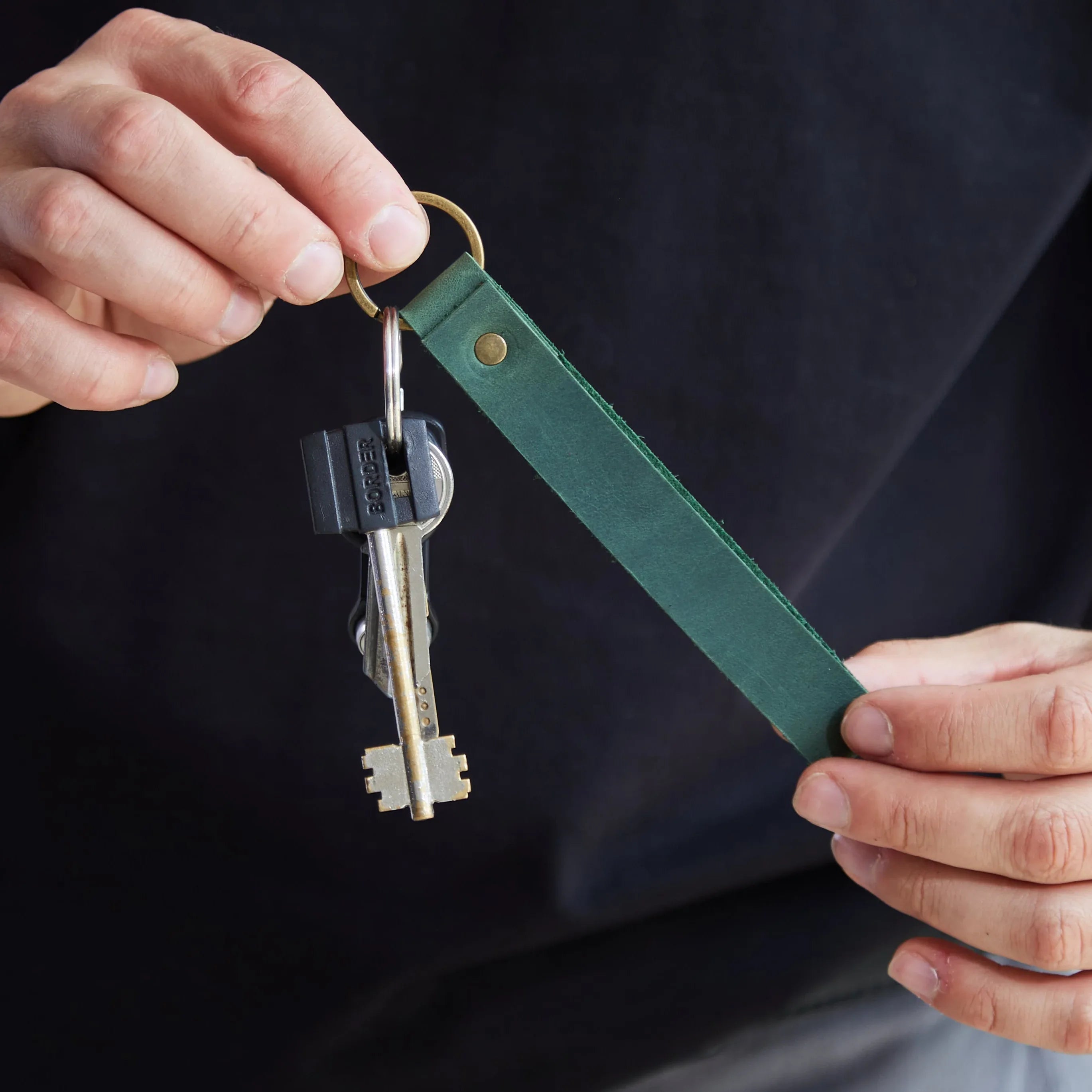 Leather keychain - INCARNE® Україна