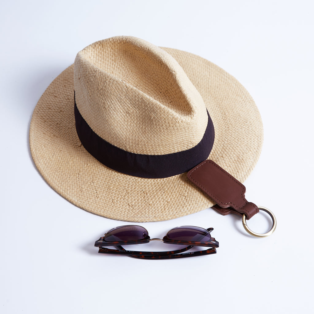 Porta sombreros de cuero clásico Wander Hat
