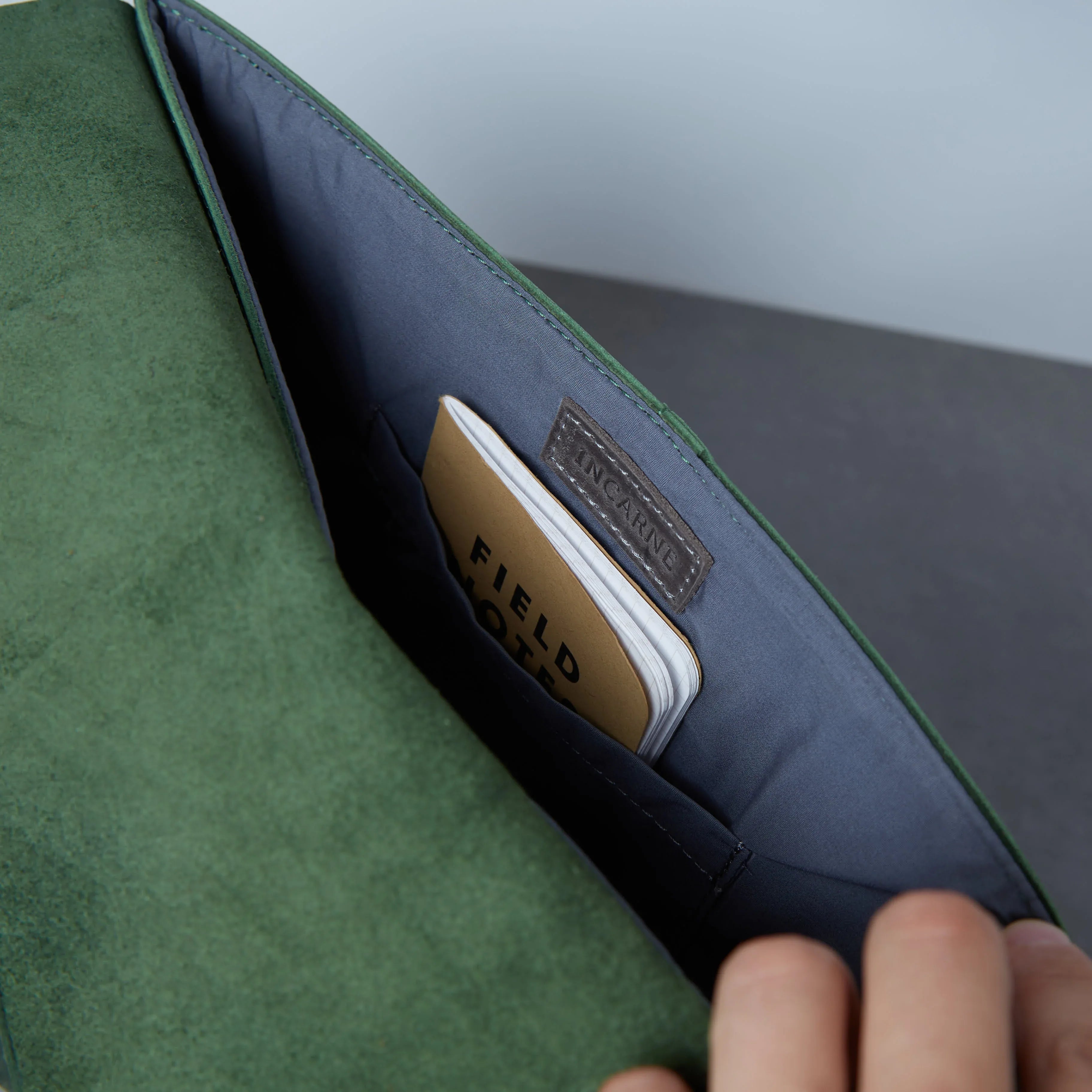 Message Laptop Sleeve, Green (vintage) - INCARNE® Global