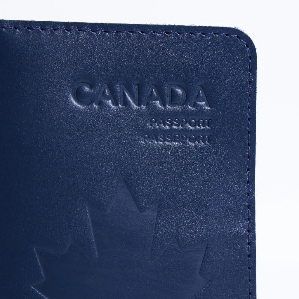 Passport Cover with the national symbol of Canada Made from Classic Leather - INCARNE® Global