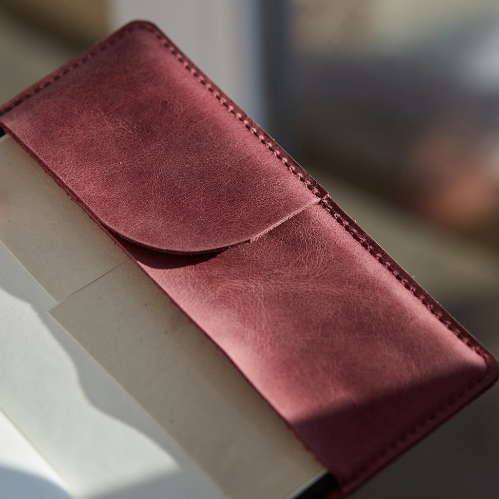 Funda de cuero de la Santa Biblia