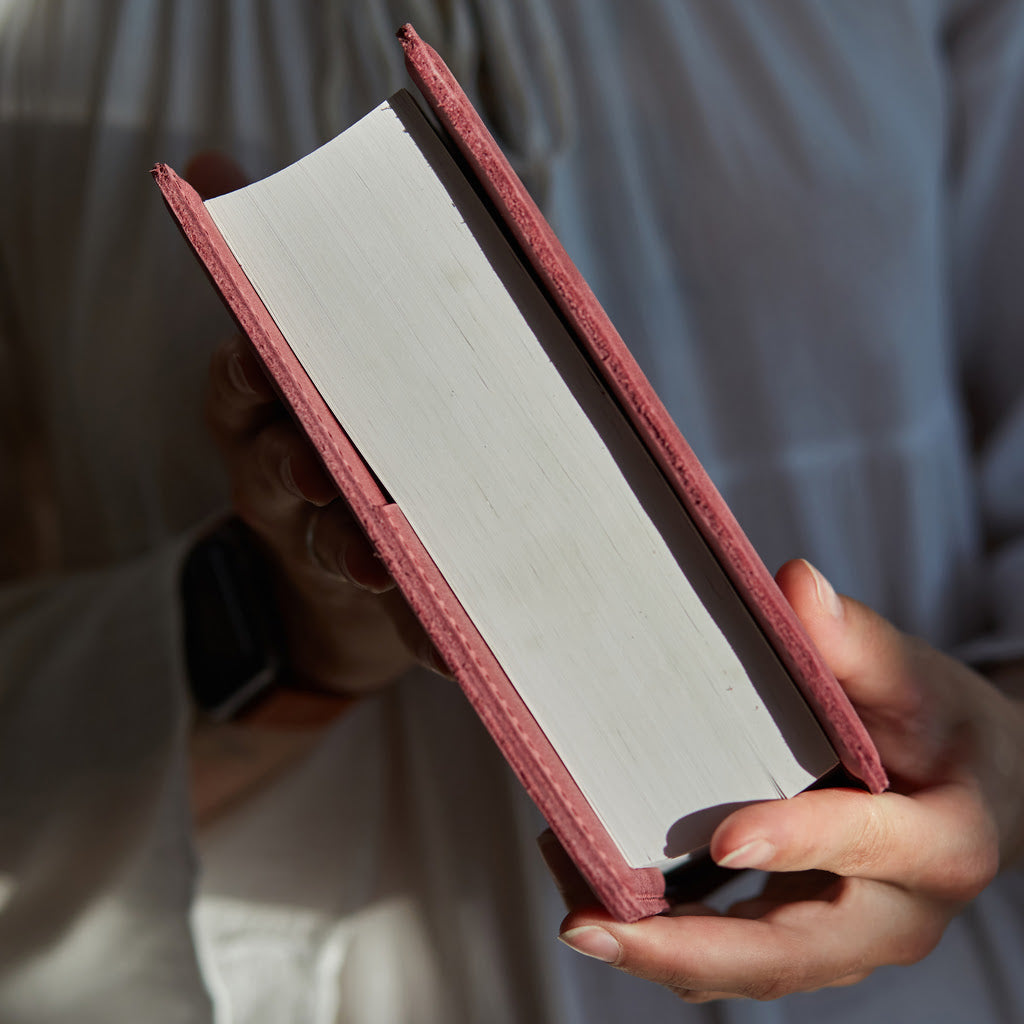 Funda de cuero de la Santa Biblia