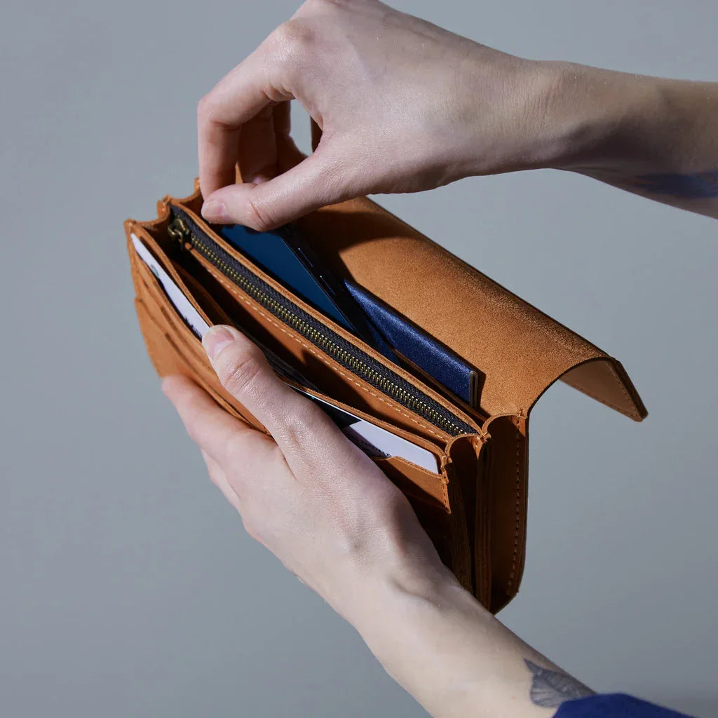 Simple Capacious Leather Wallet - INCARNE® Global