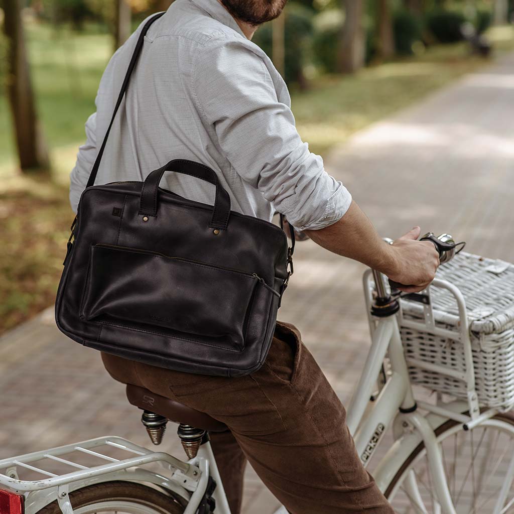 Shoulder strap to your bag or sleeve