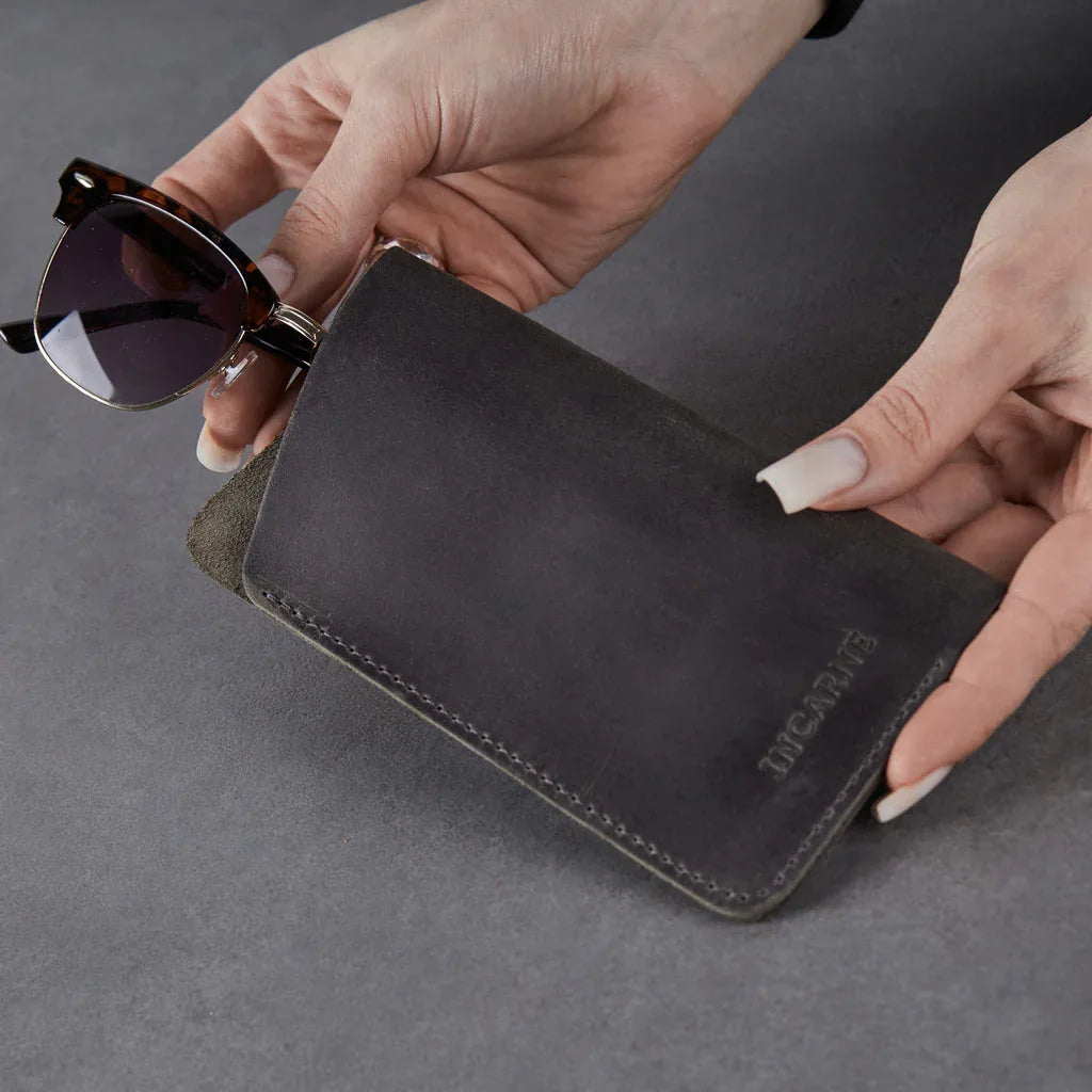 Catch Leather Eyeglass Case - INCARNE® Global