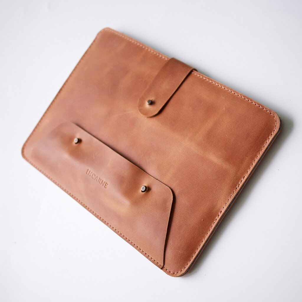 Leather Remarkable 2 Sleeve with Pencil Holder — Oakland
