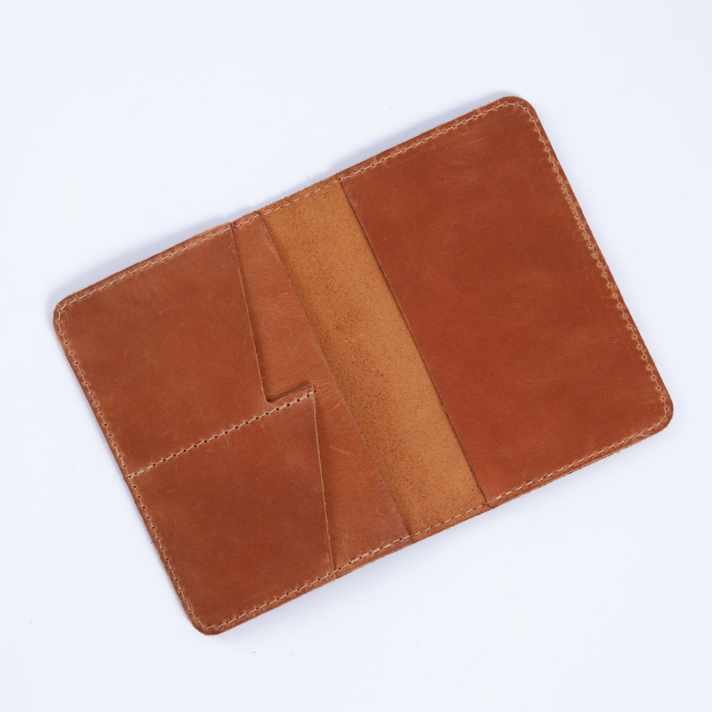 Passhülle mit dem Nationalsymbol Kanadas aus Vintage-Leder