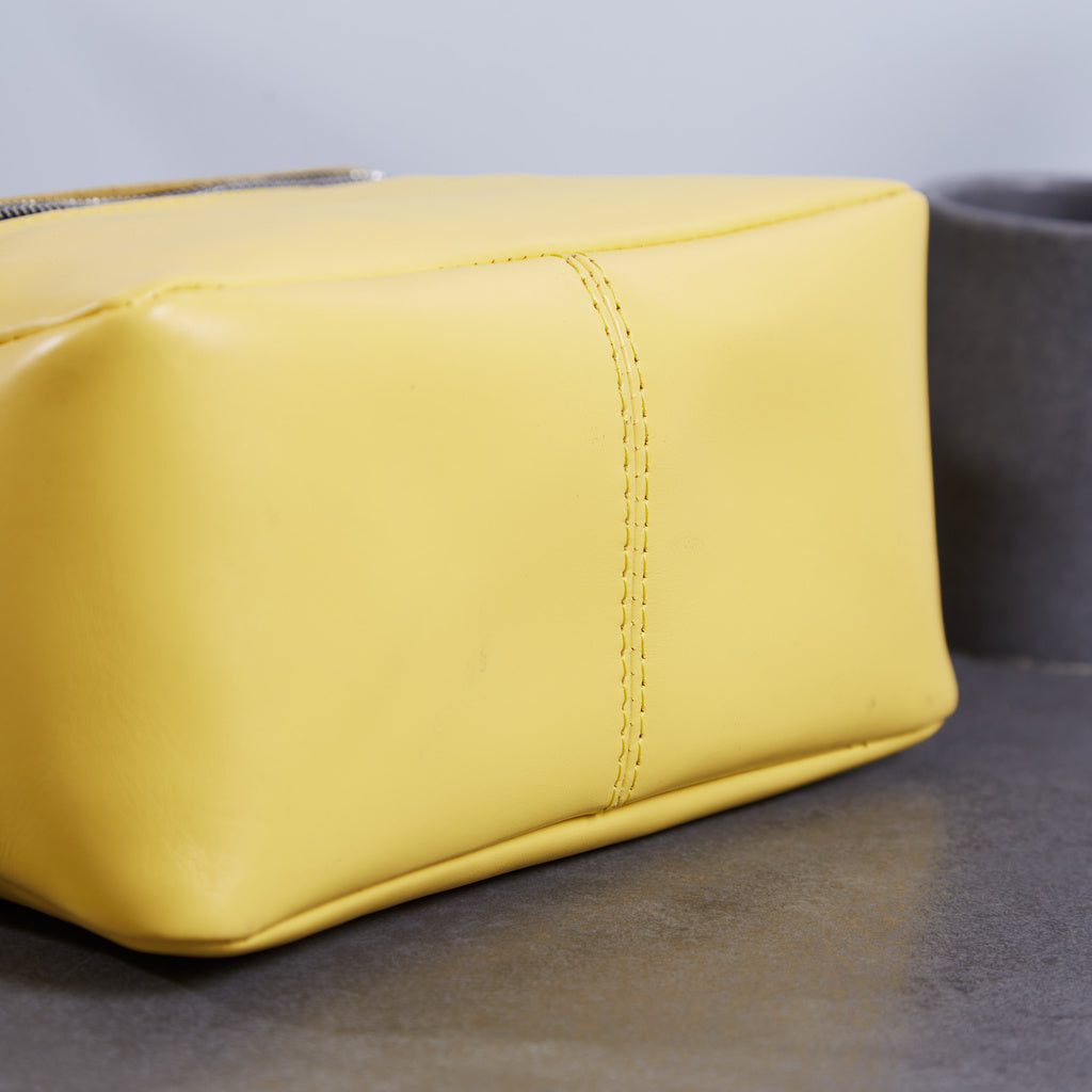 Kosmetiktasche Timeless aus klassischem Leder
