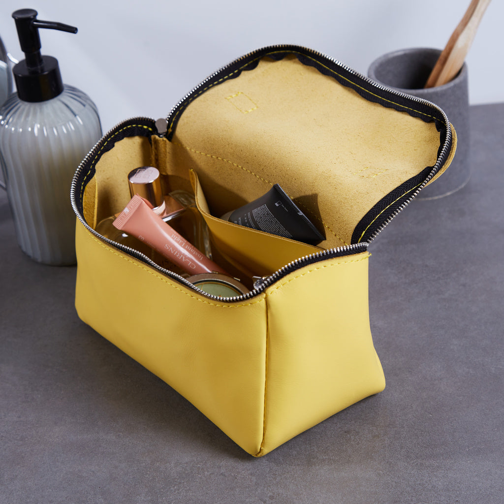 Kosmetiktasche Timeless aus klassischem Leder