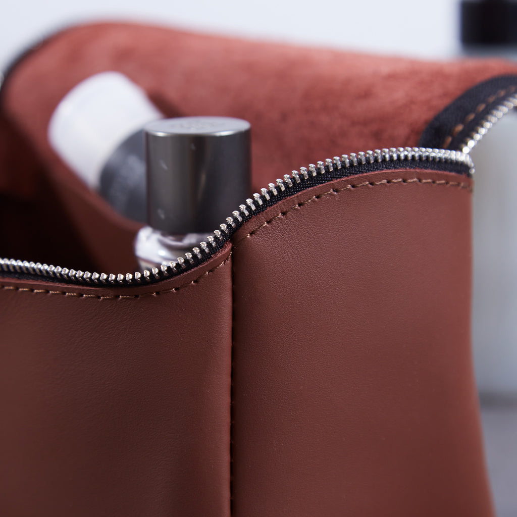 Kosmetiktasche Timeless aus klassischem Leder