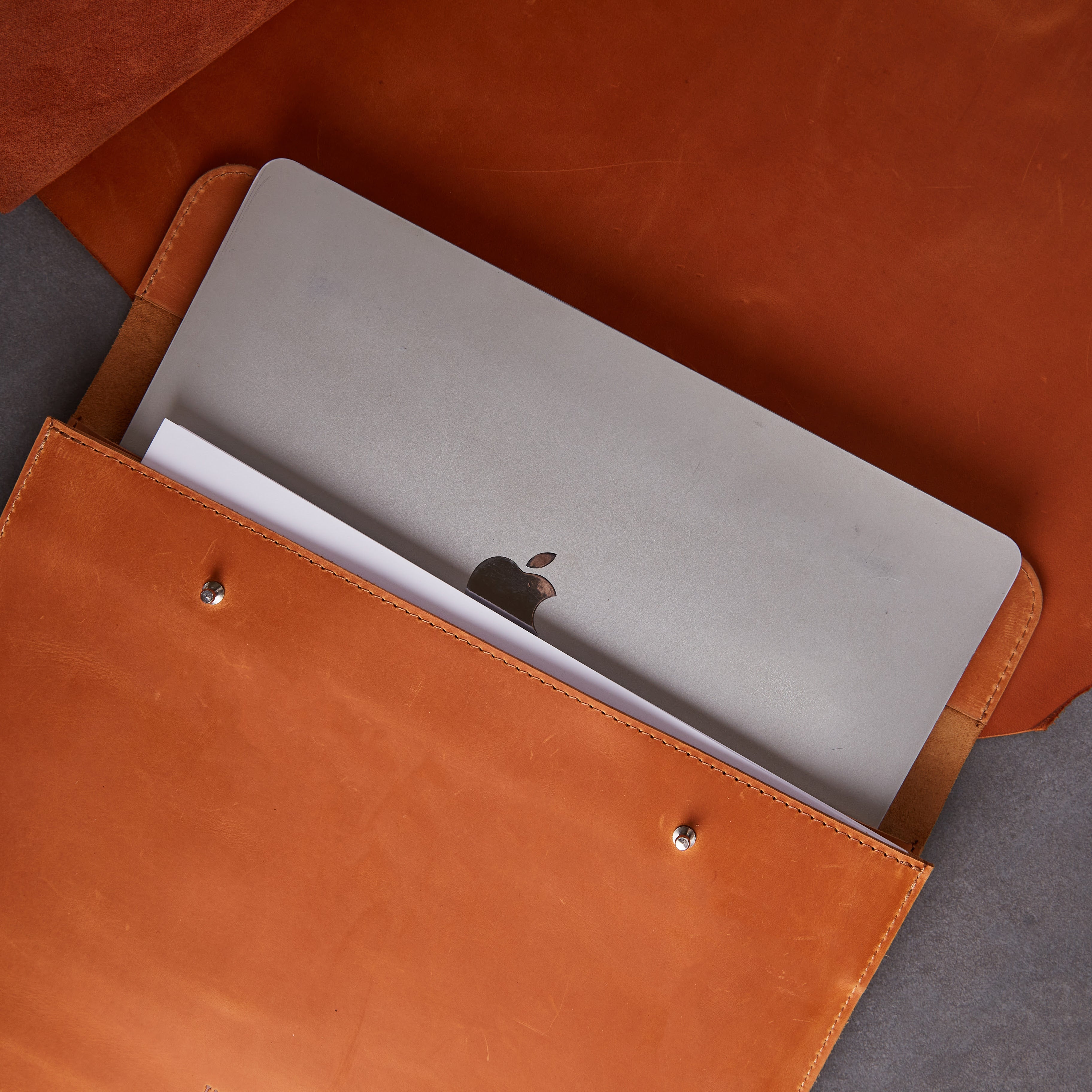 Neat Laptop Sleeve, Cognac (vintage)