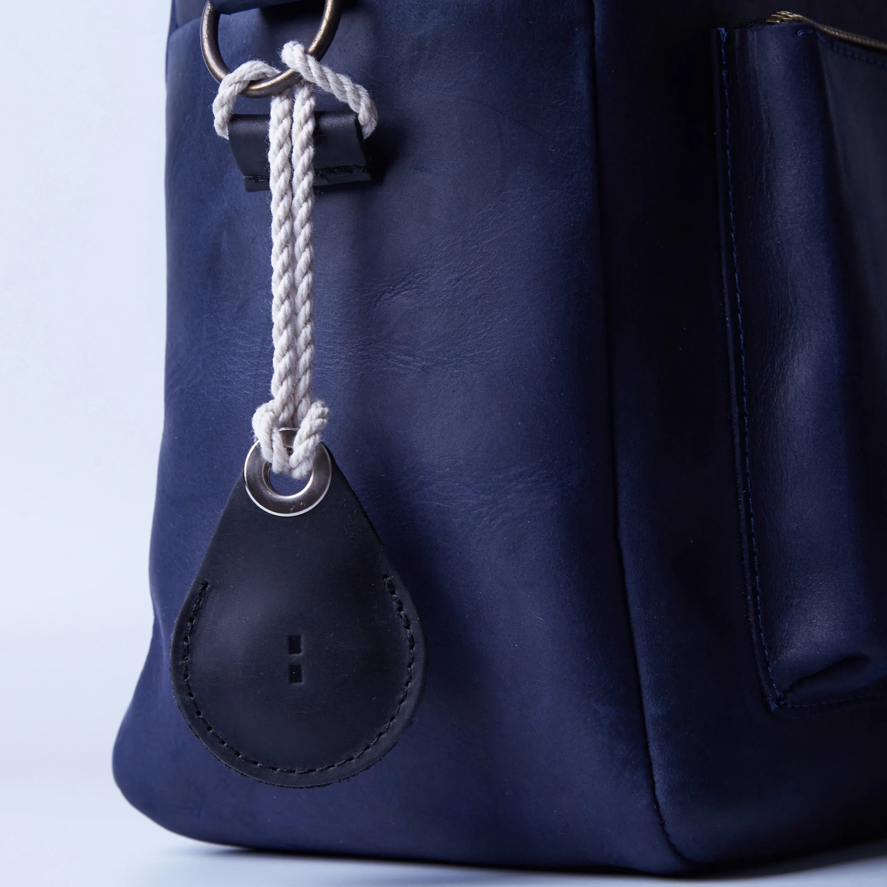 Air Holder AirTag Case - INCARNE® Ukraine