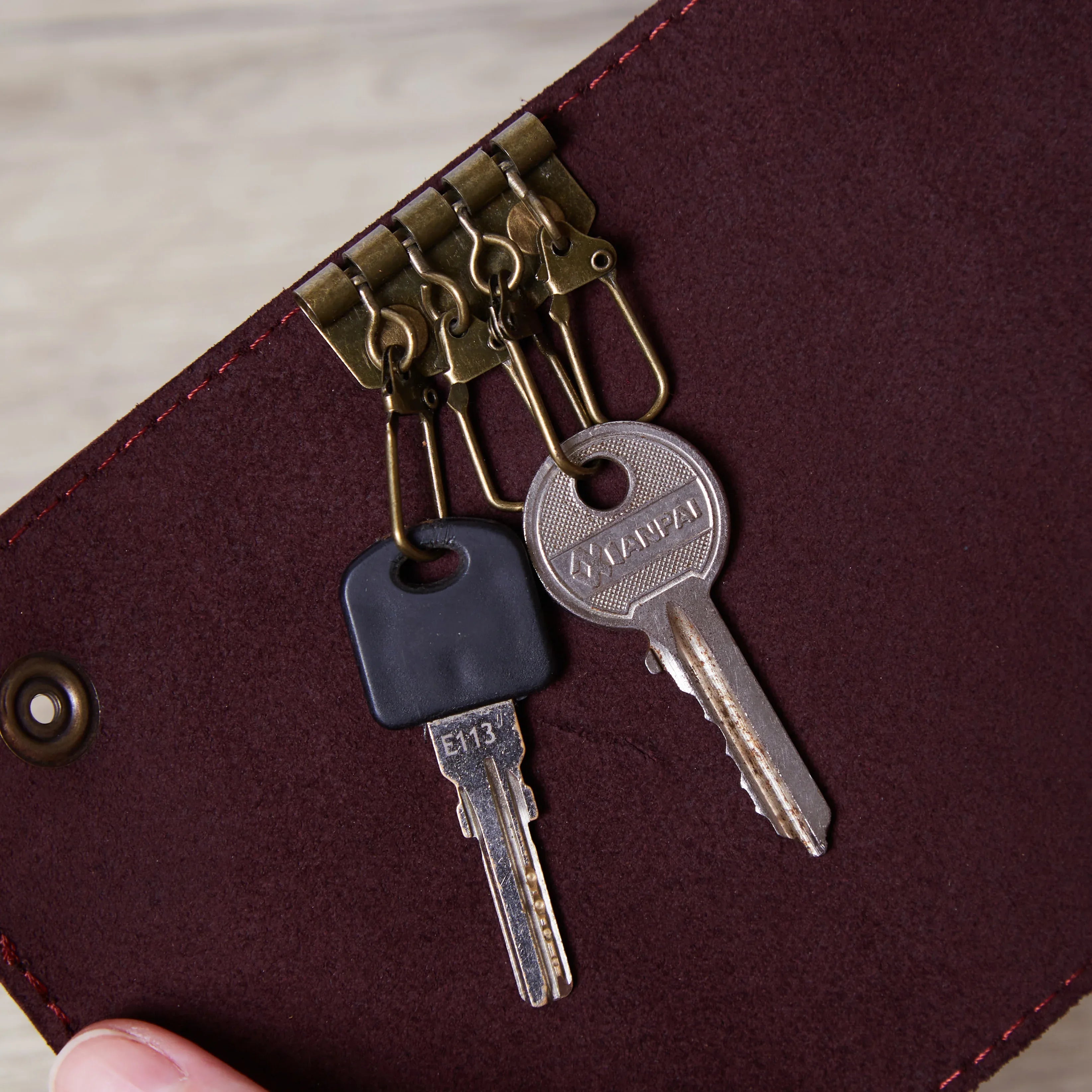 Woody key holder - INCARNE® Ukraine