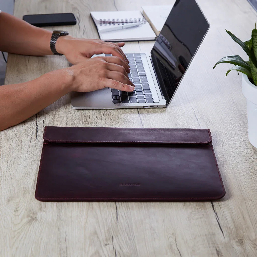 Klouz case - INCARNE® Ukraine